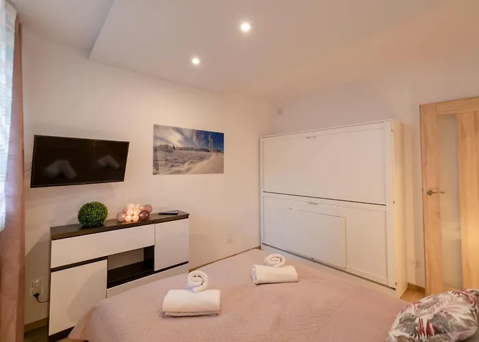 Apartview Plazowa With Parking By Rent Like דירה